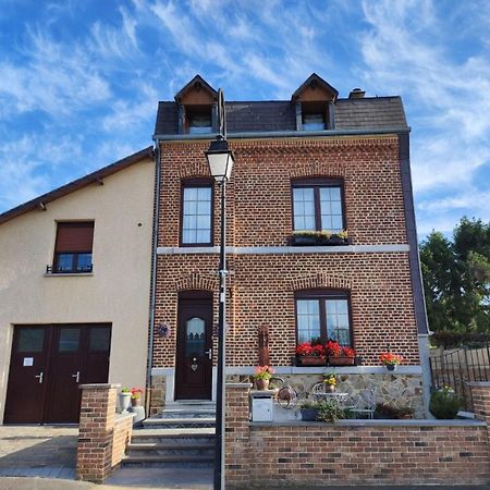 Vireux-Wallerand Appartement Gaston מראה חיצוני תמונה