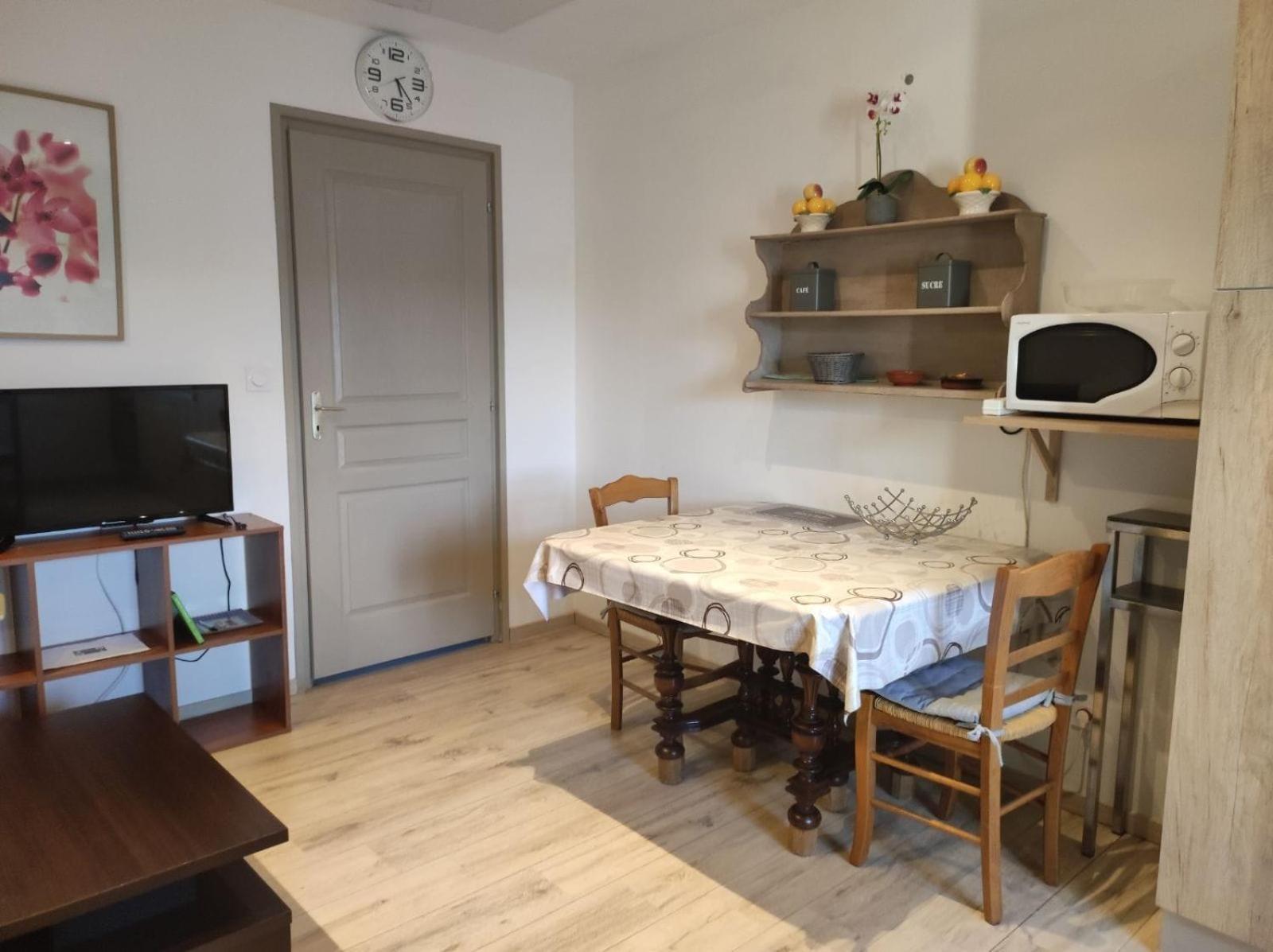 Vireux-Wallerand Appartement Gaston מראה חיצוני תמונה